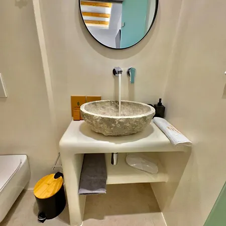 La Vie Est Belle Luxury With Jacuzzi 1 아파트 *