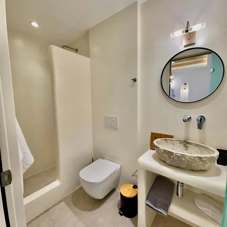 La Vie Est Belle Luxury With Jacuzzi 1 아파트