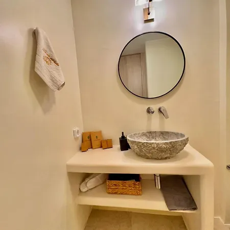 La Vie Est Belle Luxury With Jacuzzi 1 * Pounda