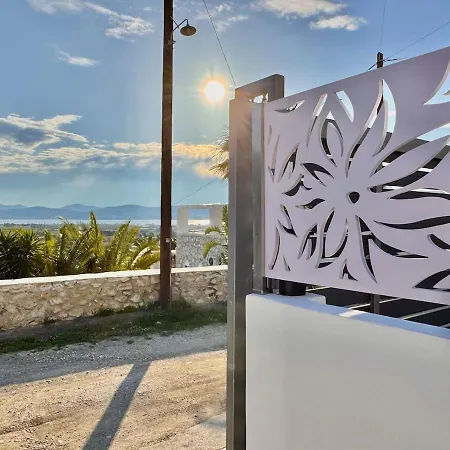 아파트 La Vie Est Belle Luxury With Jacuzzi 1