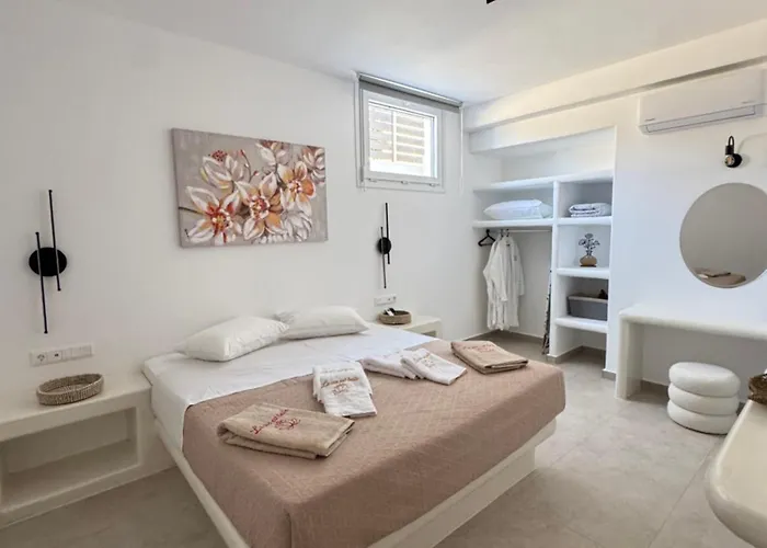 La Vie Est Belle Luxury With Jacuzzi 1 *